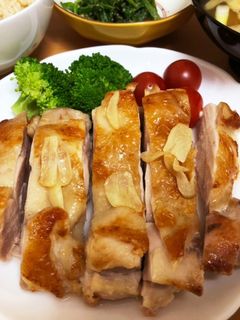 簡単◎鶏もも肉のガーリックステーキ-レシピのメイン写真