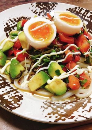 混ぜてのせるだけ！簡単サラダうどん-レシピのメイン写真