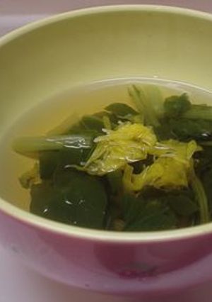 重陽の節句に　菊とかぶの葉のお吸い物-レシピのメイン写真