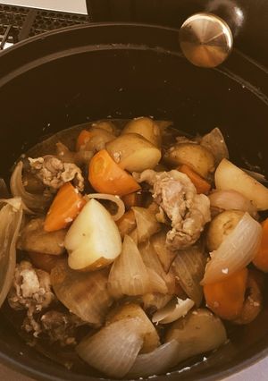 ★ストウブで簡単★塩麹肉じゃが-レシピのメイン写真