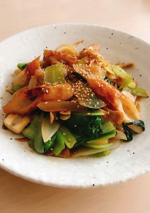 チンゲンサイと舞茸とちくわのバター醤油-レシピのメイン写真