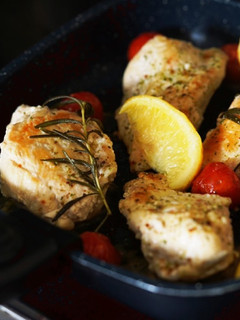 塩レモンが決め手!チキンのハーブ焼き-レシピのメイン写真