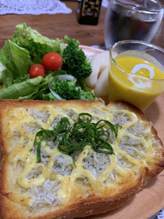 マヨネーズで簡単美味しい しらすトースト-レシピのメイン写真