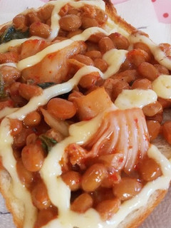 簡単朝ご飯 納豆キムチのマヨパン-レシピのメイン写真