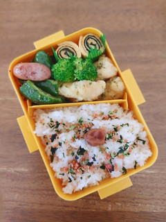 ハーブソルト炒め・海苔巻き卵焼き弁当♪-レシピのメイン写真