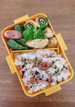 ハーブソルト炒め・海苔巻き卵焼き弁当♪-レシピのメイン写真