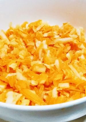 夏を味わう：ドイツの人参とりんごサラダ-レシピのメイン写真