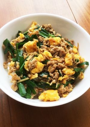 ニラと卵のひき肉ご飯-レシピのメイン写真