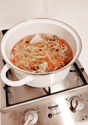 優しい味の野菜コンソメスープ♪-レシピのメイン写真