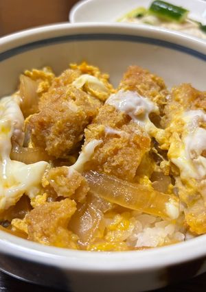 黄金比で簡単♪ふわトロ卵で基本のかつ丼-レシピのメイン写真