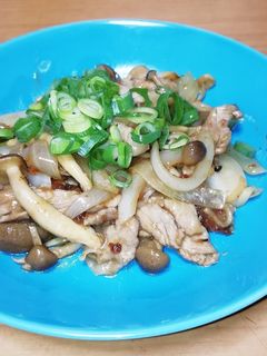 豚こまと玉ねぎ、ぶなしめじの生姜焼き-レシピのメイン写真