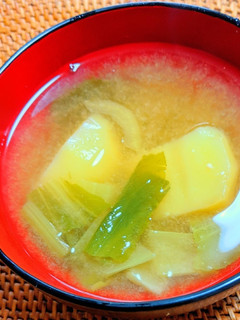 チンゲン菜とじゃがいもの味噌汁-レシピのメイン写真