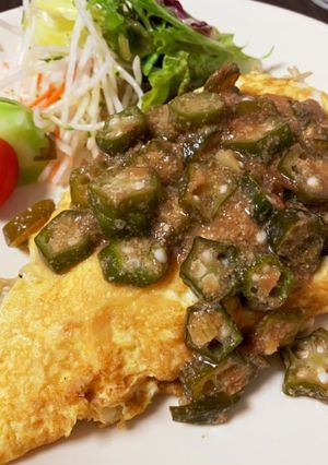 オクラと梅のチーズオムレツ-レシピのメイン写真