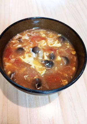 トマトとチーズ・しめじ・卵のお味噌汁-レシピのメイン写真