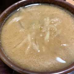 รูปของ 切り干し大根と玉ねぎの味噌汁