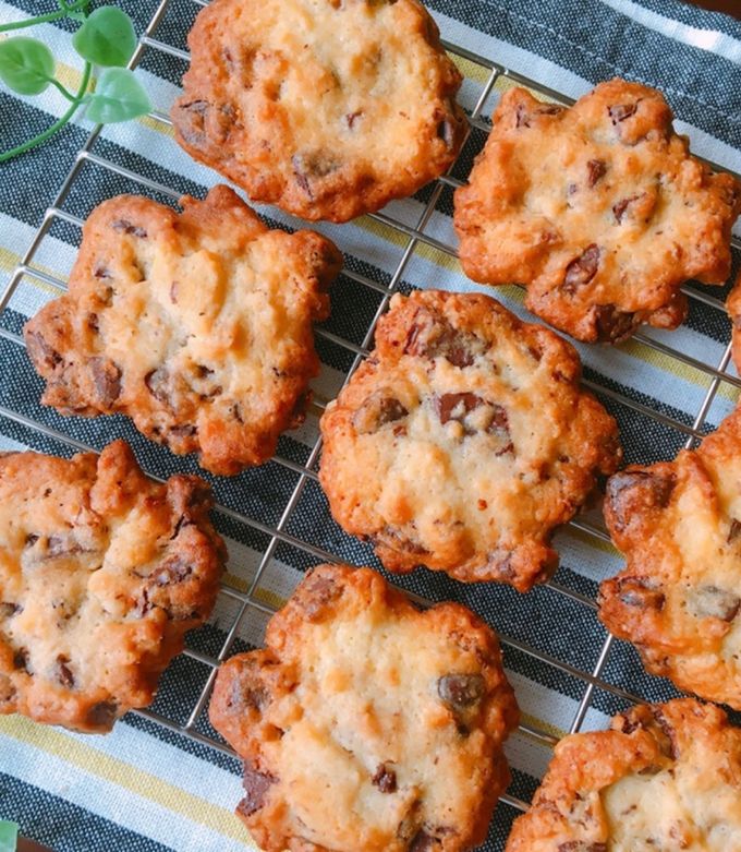 小*1様 チョコチップクッキーおねえさんの編みぐるみブローチ〇 mqdefault.jpg