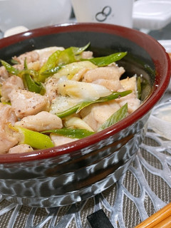 美味すぎる!鶏もも肉のネギ塩焼き丼♡-レシピのメイン写真