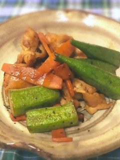 鶏肉とオクラ・人参の炒め物-レシピのメイン写真
