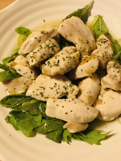 鶏むね肉の青ジソ&梅肉炒めソースのサラダ-レシピのメイン写真