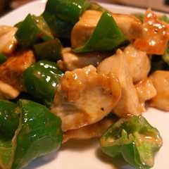 รูปของ 鶏胸肉とピーマンのオイマヨ炒め