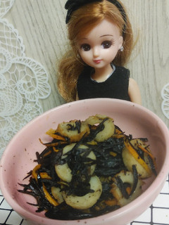 リカちゃん♡人参とちくわとひじきの煮物ꕤ-レシピのメイン写真