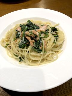 サーモンとほうれん草のクリームパスタ-レシピのメイン写真