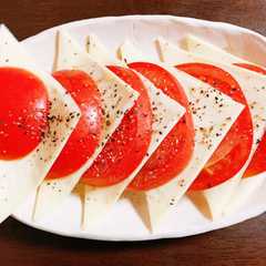 รูปของ トマトとチーズのカプレーゼ