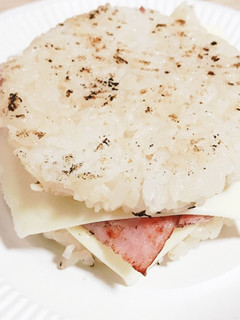 簡単ベーコンチーズライスバーガー-レシピのメイン写真