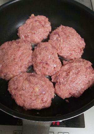 新食感!!!親鳥入りハンバーグ-レシピのメイン写真