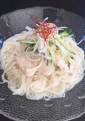 塩麹茹でどりの冷たい鶏そうめん-レシピのメイン写真