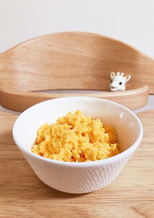 離乳食後期☆湯煎で色鮮やか☆卵そぼろ-レシピのメイン写真