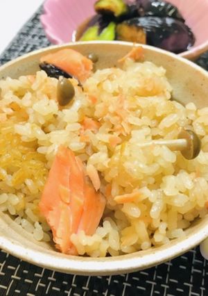 鮭としめじの炊き込みご飯・秋鮭ごはん-レシピのメイン写真