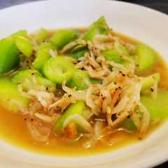 รูปของ 中華の定番《へちまと小えびの炒め煮》