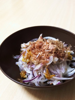 玉ねぎと鶏肉のさっぱり梅サラダ-レシピのメイン写真