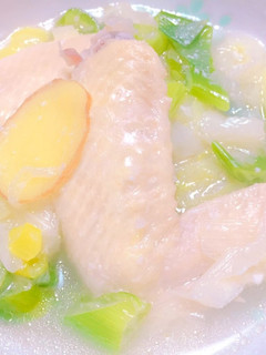 【簡単】鶏手羽と生姜とネギのスープ-レシピのメイン写真