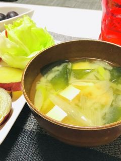 シンプルねぎとワカメと豆腐のお味噌汁-レシピのメイン写真