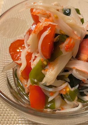 カニカマとトマトとワカメの酢の物*+-レシピのメイン写真