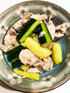 ズッキーニと豚肉の炒め物-レシピのメイン写真