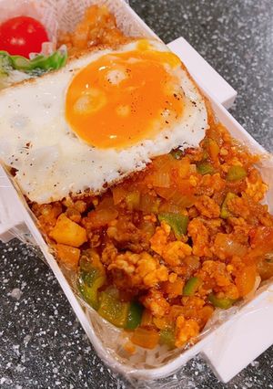 ケチャップとソースで作る簡単ドライカレー-レシピのメイン写真