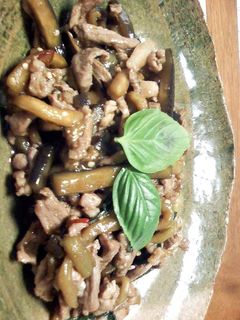 豚肉となすのバジル炒め タイ風-レシピのメイン写真