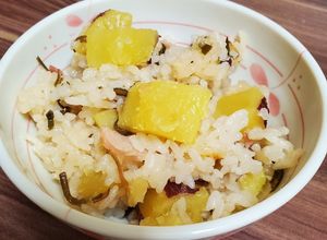 さつまいもご飯『ベーコン&塩昆布入り』-レシピのメイン写真