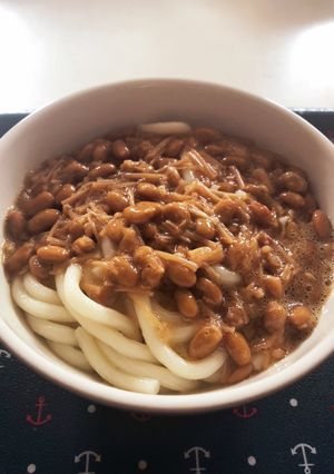 卵かけ納豆うどんwithなめ茸-レシピのメイン写真