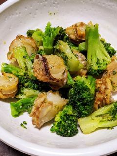 ブロッコリーとベビーほたてのバター炒め-レシピのメイン写真