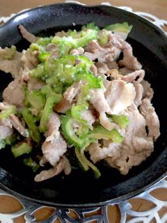 ゴーヤと豚バラの塩麹炒め-レシピのメイン写真