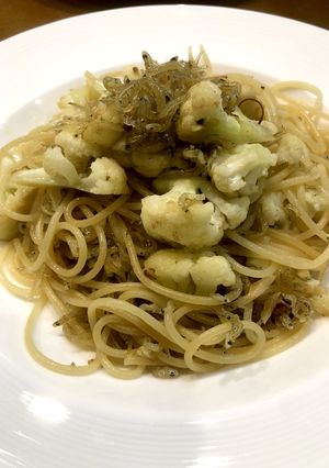 カリフラワーとじゃこのパスタ-レシピのメイン写真