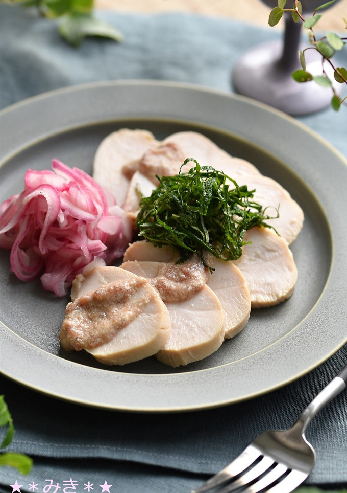 麹でしっとり鶏ハム☆梅ソース-レシピのメイン写真