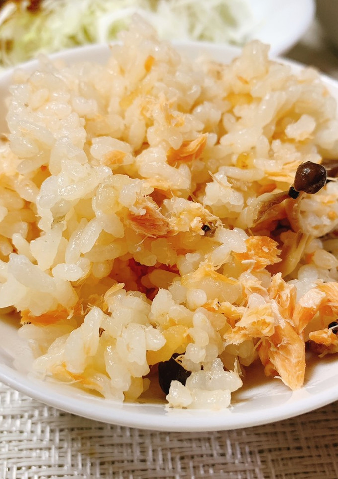 秋鮭としめじの炊き込みご飯-レシピのメイン写真