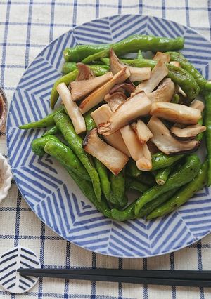 辛い甘長唐辛子とエリンギのごま油炒め-レシピのメイン写真