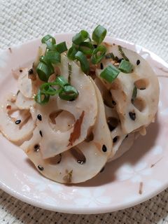 簡単!さっぱり美味しいレンコンの梅肉和え-レシピのメイン写真