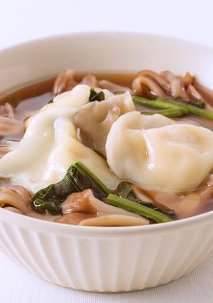 舞茸・ほうれん草の脂肪燃焼水餃子スープ-レシピのメイン写真